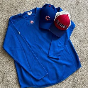 Mens Cubs pullover with two cubs hats